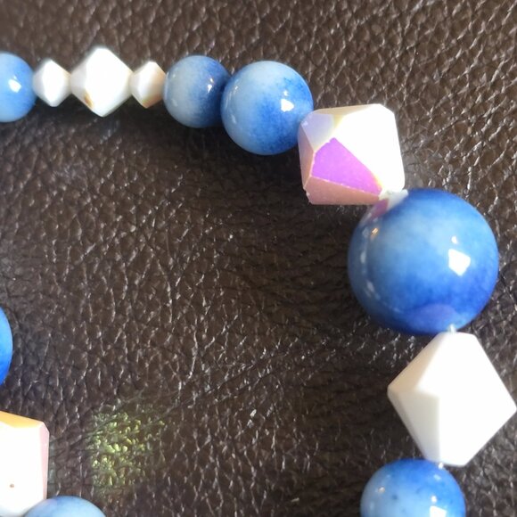 Vintage beaded necklace in varigated colours and shapes and materials. - Picture 3 of 9